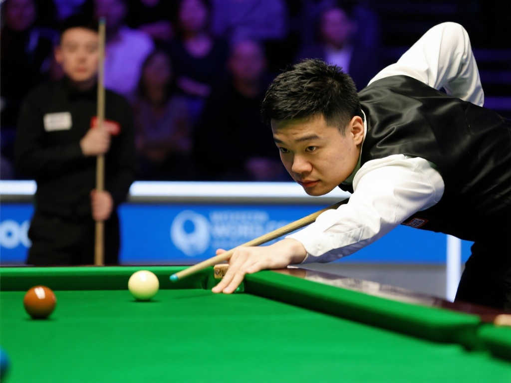 斯诺克世锦赛：奥沙利文强势领先庞俊旭12-4，决战第三阶段明日清晨上演